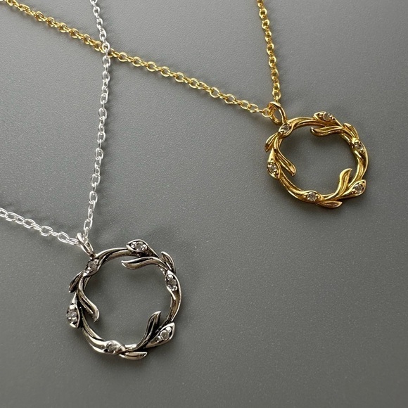 14k Gold Sterling Silver Round Wreath Pedant Necklace - Picture 4 of 17